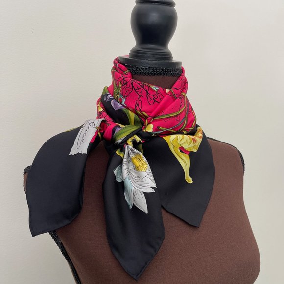 New Gucci Scarf Iconic Floral Print Silk Wrap with Gucci Gift Box - Picture 12 of 15